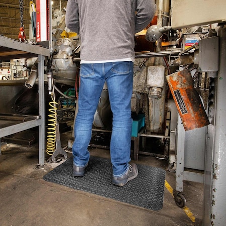 Pig TuffGrit Diamond Plate Anti-Fatigue Mat, 3'x5', Black FLM8502-BK